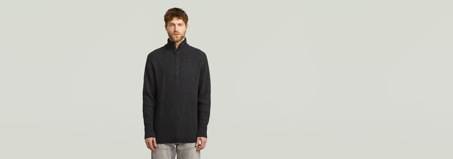 essential half zip knit