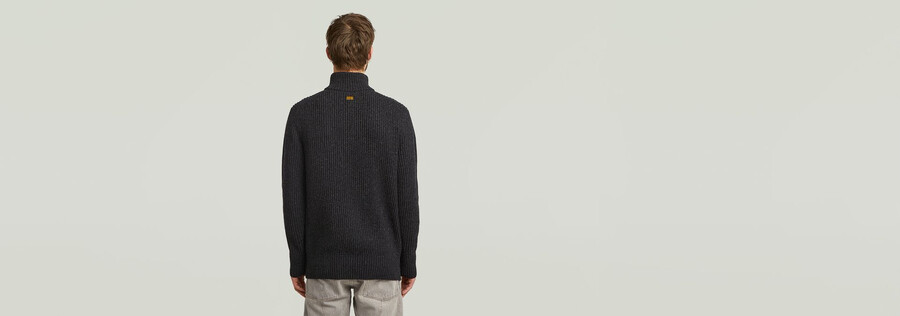 essential half zip knit