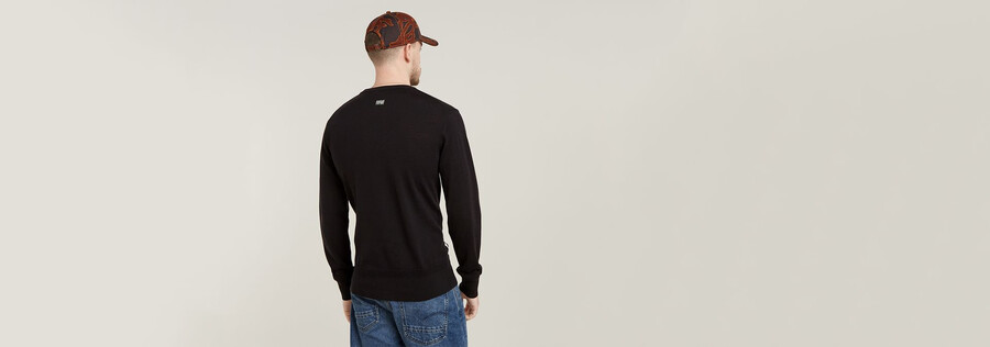 premium core knitted sweater