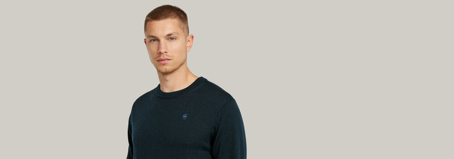 premium core knitted sweater