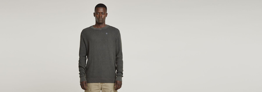 serrated knitted sweater