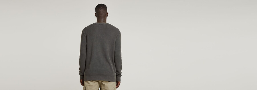 serrated knitted sweater