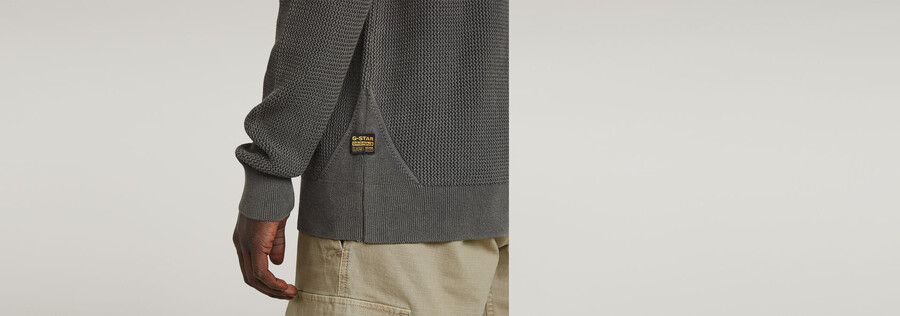 serrated knitted sweater