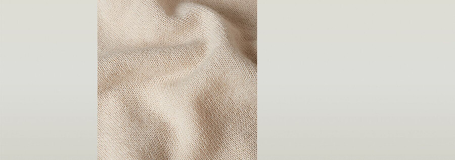premium core knitted sweater