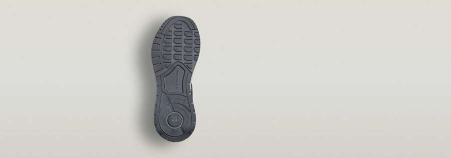 aver basic sneakers