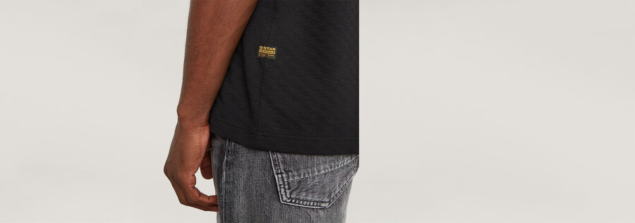 checquard tweeter t-shirt