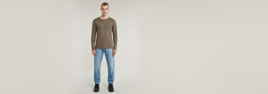 garment dyed chest logo t-shirt