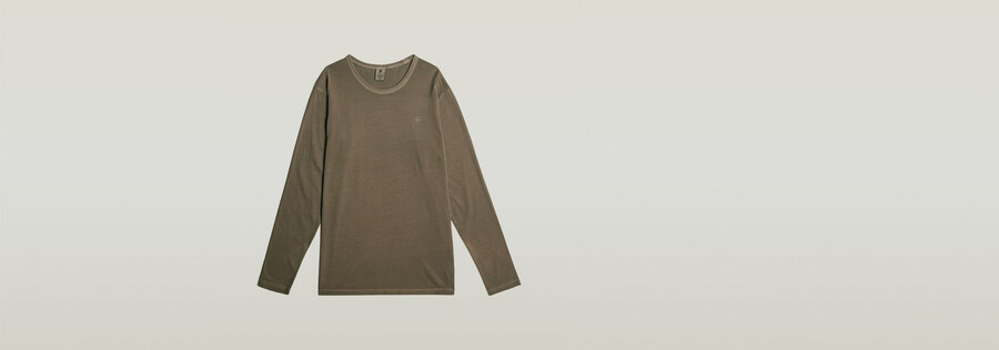 garment dyed chest logo t-shirt