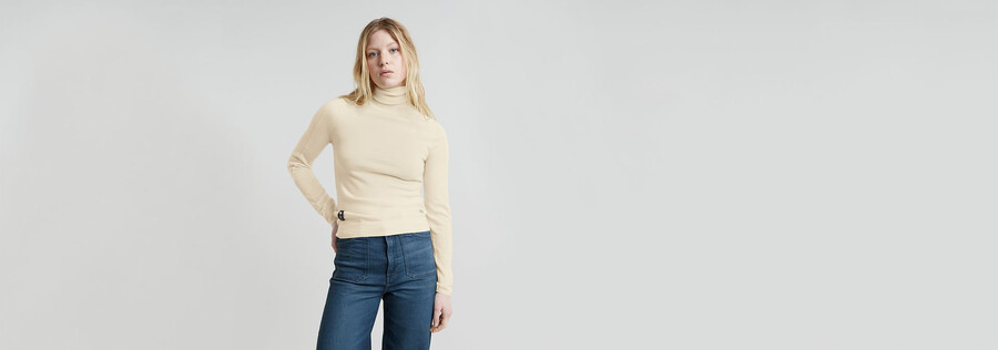 core slim turtle neck knitted sweater