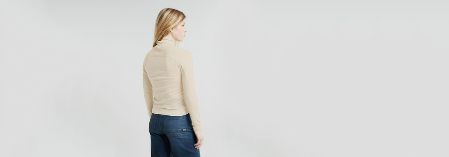 core slim turtle neck knitted sweater