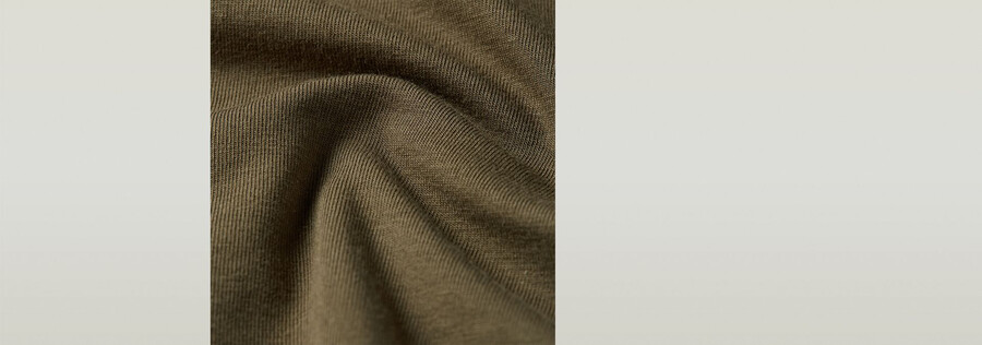 cropped keyhole slim top