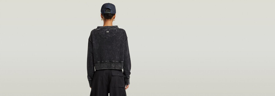 overdyed cropped logo loose sweater