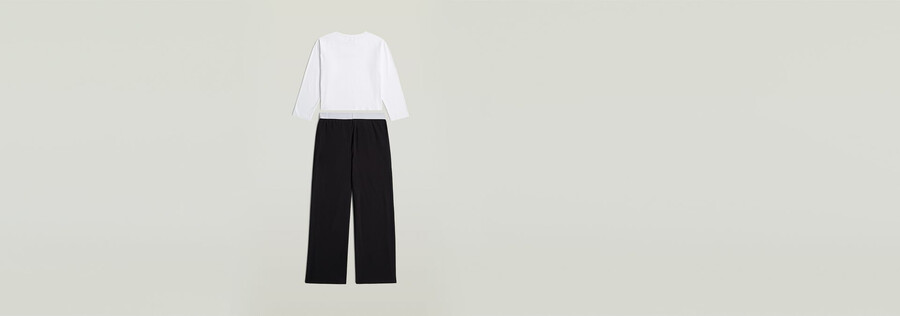tee and pant pyjamas set